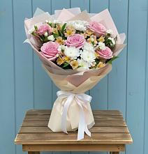 Букет цветов из:  Гвоздики, Орхидеи и Розы в Развилке