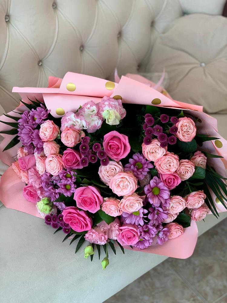 Букет цветов из: Хризантемы, Розы и Лизиантусы в Развилке