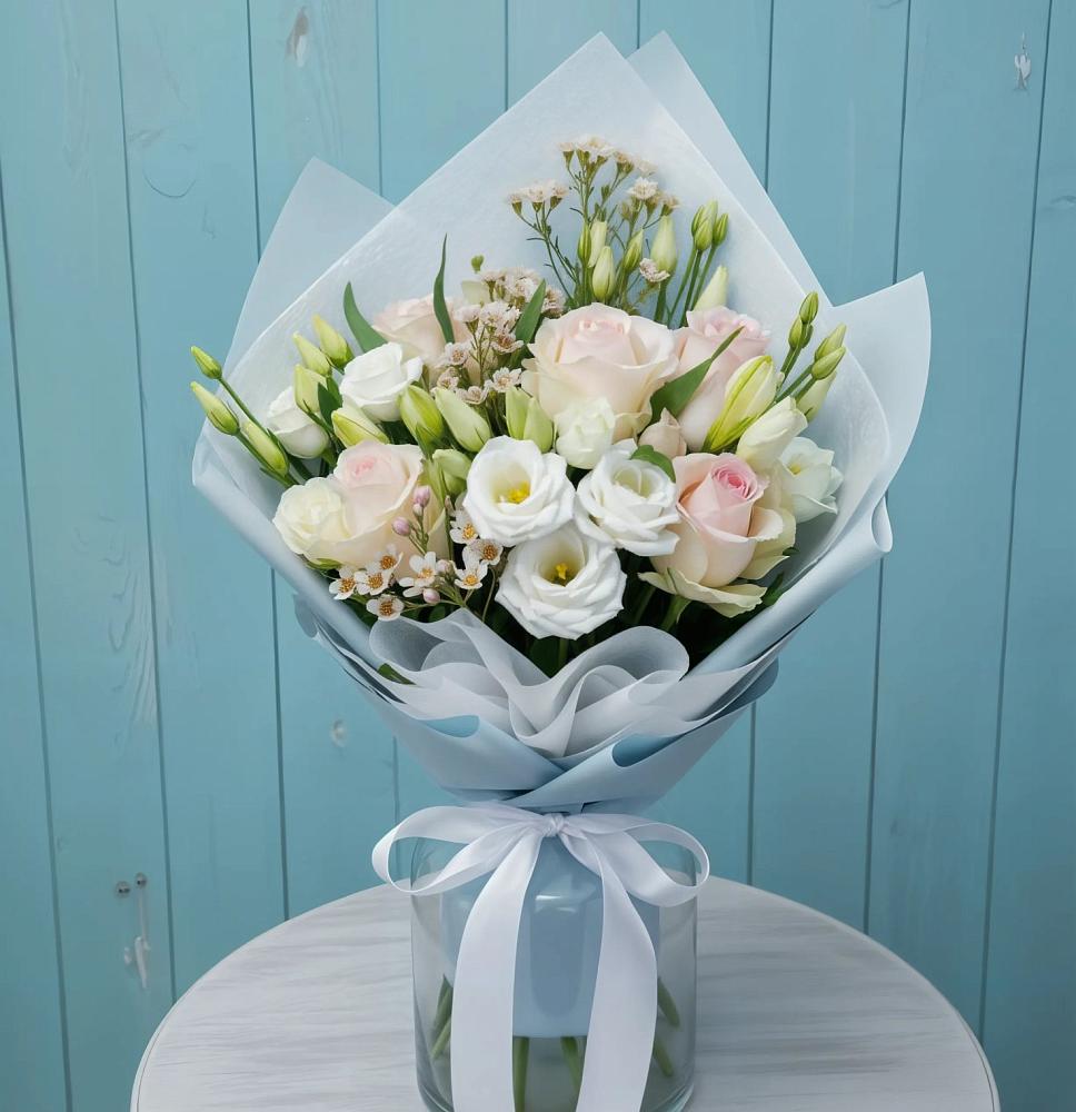 Букет цветов из: Розы и Лизиантусы в Развилке