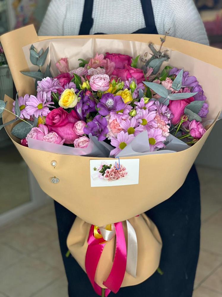 Букет цветов из: Хризантемы, Гвоздики и Альстромерии в Развилке