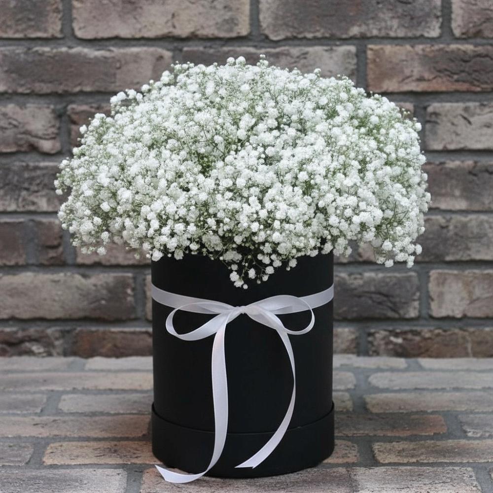 Цветочная композиция из Гипсофила в шляпной коробке в Развилке