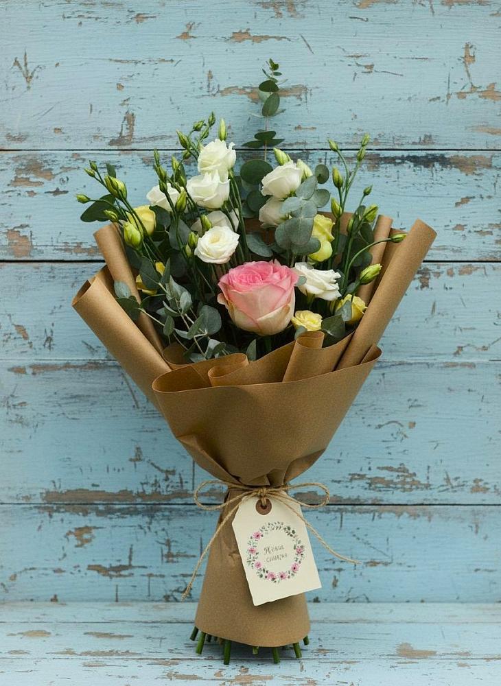 Букет цветов из: Розы и Лизиантусы в Развилке