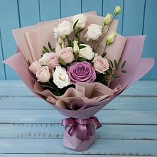 Букет цветов из:  Розы и Лизиантусы #REPLACE_PRED# Развилке