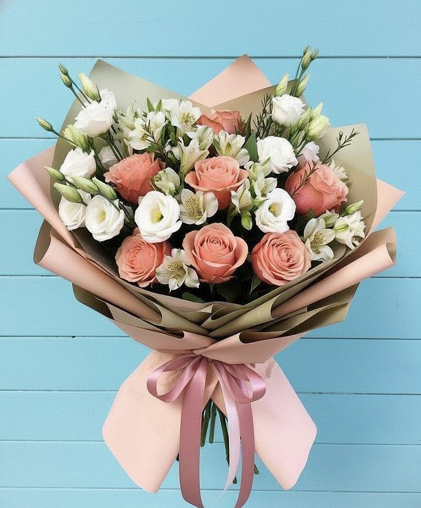 Букет цветов из: Розы, Альстромерии и Лизиантусы в Развилке