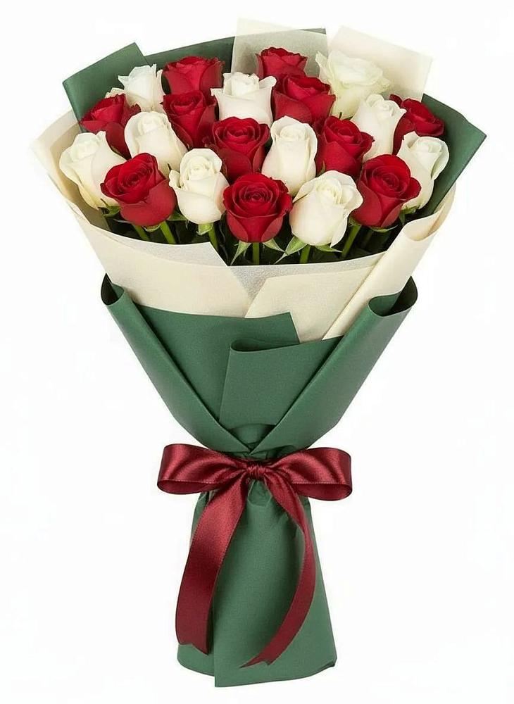Букет Микс из красных и белых роз в Развилке