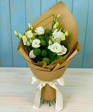 Букет цветов из:  Хризантемы и Лизиантусы в Развилке