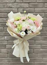 Букет цветов из:  Гвоздики, Розы, Лизиантусы и Хризантемы в Развилке