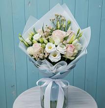 Букет цветов из:  Розы и Лизиантусы в Развилке