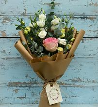 Букет цветов из:  Розы и Лизиантусы в Развилке