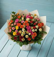 Букет Микс из разноцветных кустовых роз в Развилке